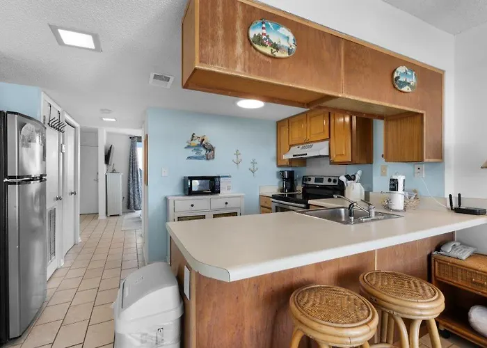 Apartment Surf & Racquet 716a