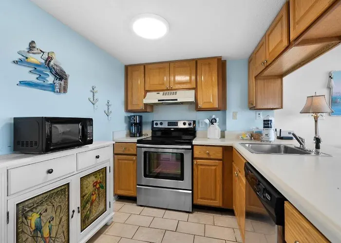 Apartment Surf & Racquet 716a
