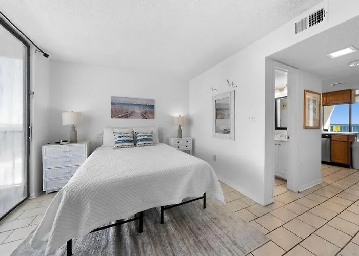 Surf & Racquet 716a Apartment *
